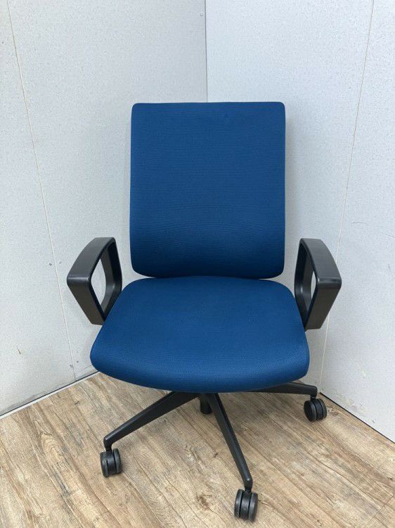 コクヨWizard2(ウィザード2)チェア 固定肘付ウィザード2チェア 商品画像3