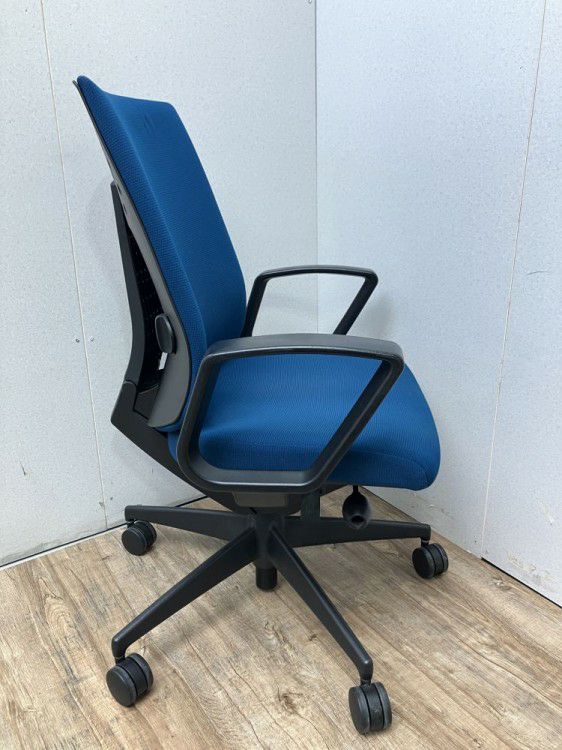 コクヨWizard2(ウィザード2)チェア 固定肘付ウィザード2チェア 商品画像4