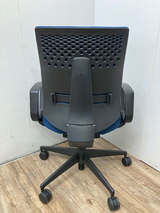 コクヨWizard2(ウィザード2)チェア 固定肘付ウィザード2チェア 商品画像5