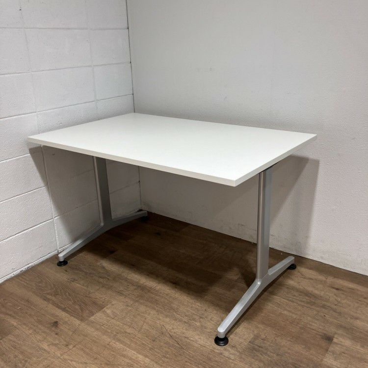 コクヨJUTO（ジュート）シリーズ ミーティングテーブル 商品画像1