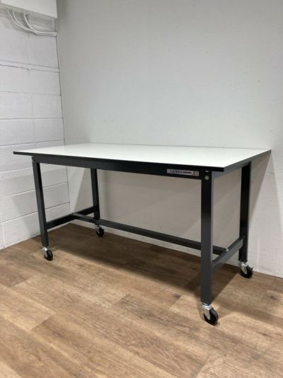 サカエ作業台 商品画像1