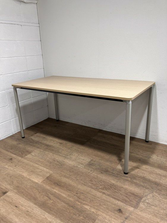 イトーキDCシリーズ ミーティングテーブル 商品画像1