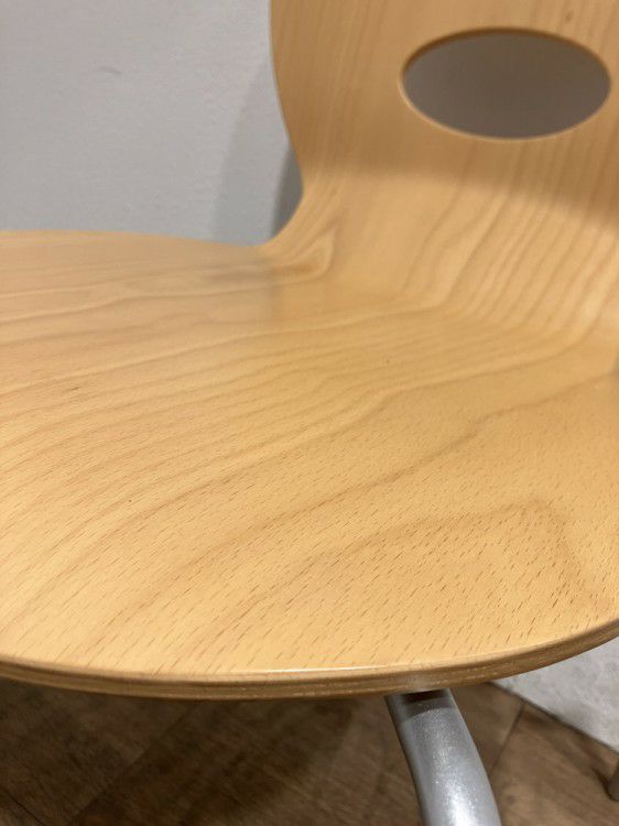 イトーキオルノ（orno）シリーズ スタッキングチェア 商品画像3