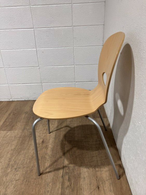 イトーキオルノ（orno）シリーズ スタッキングチェア 商品画像5