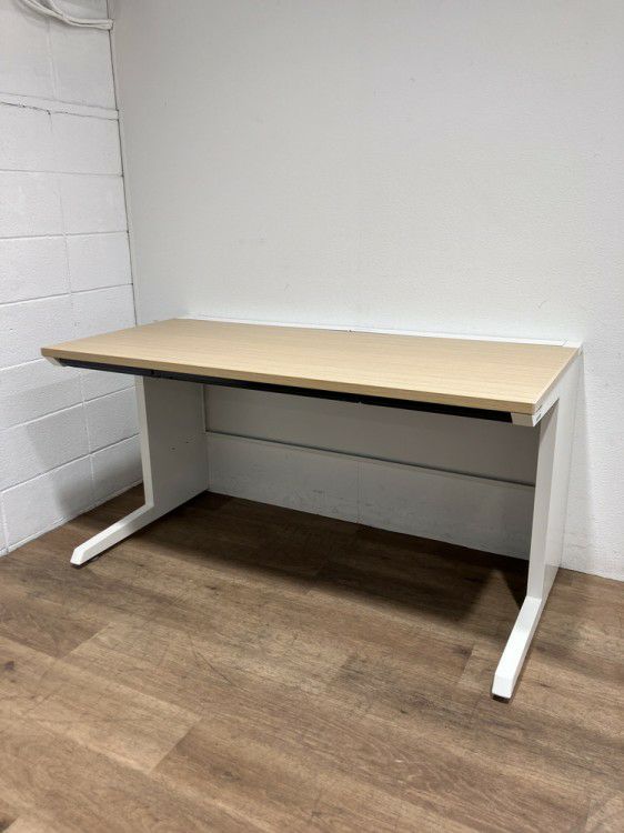 イトーキCZRシリーズ 1400平デスク 商品画像1