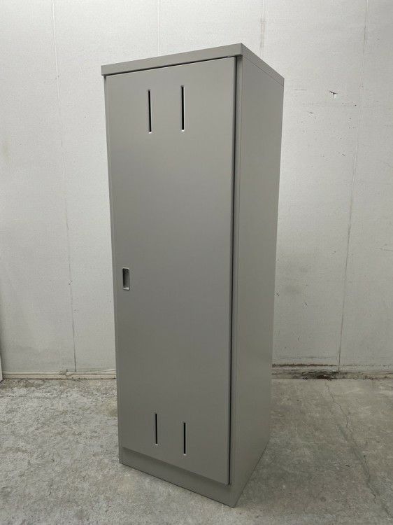 イトーキクリーンロッカーシリーズ 掃除用ロッカー 商品画像1