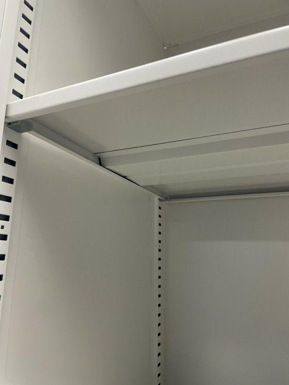 イトーキシンラインシリーズ ガラス両開きスライド上下書庫 商品画像12