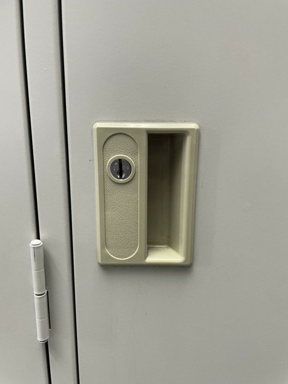 イトーキJ型シリーズ 3人用ロッカー 商品画像6