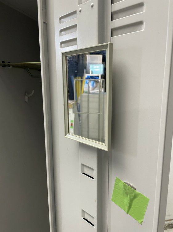 イトーキJ型シリーズ 3人用ロッカー 商品画像11