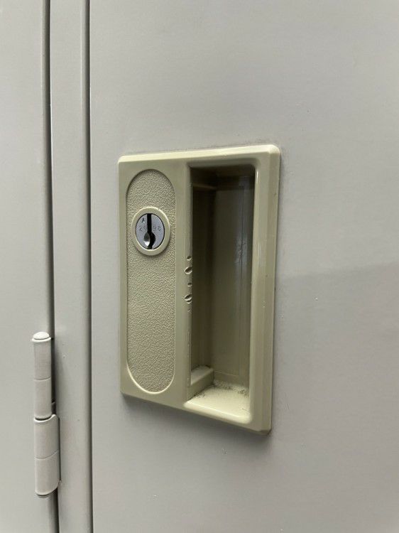 イトーキJ型シリーズ 3人用ロッカー 商品画像14