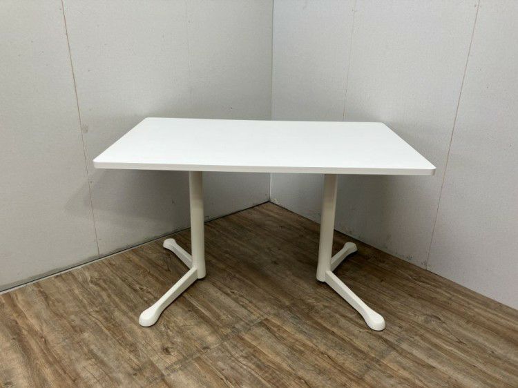 オカムラライブスシリーズ 1200ミーティングテーブル 商品画像1