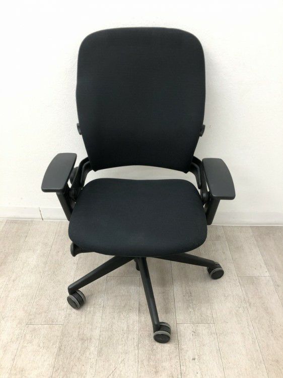 スチールケースリープ（Leap）シリーズ 可動肘付リープV2チェア 商品画像2