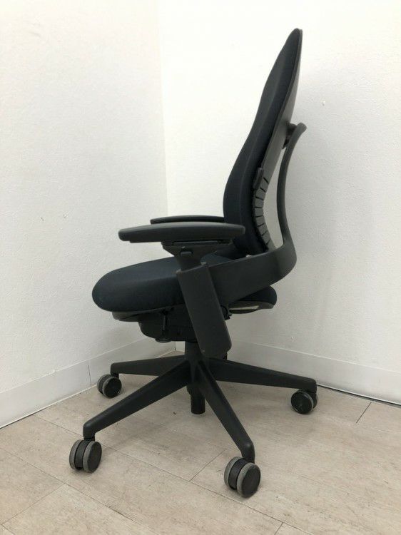 スチールケースリープ（Leap）シリーズ 可動肘付リープV2チェア 商品画像4