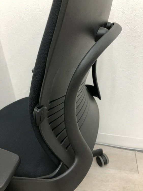 スチールケースリープ（Leap）シリーズ 可動肘付リープV2チェア 商品画像17