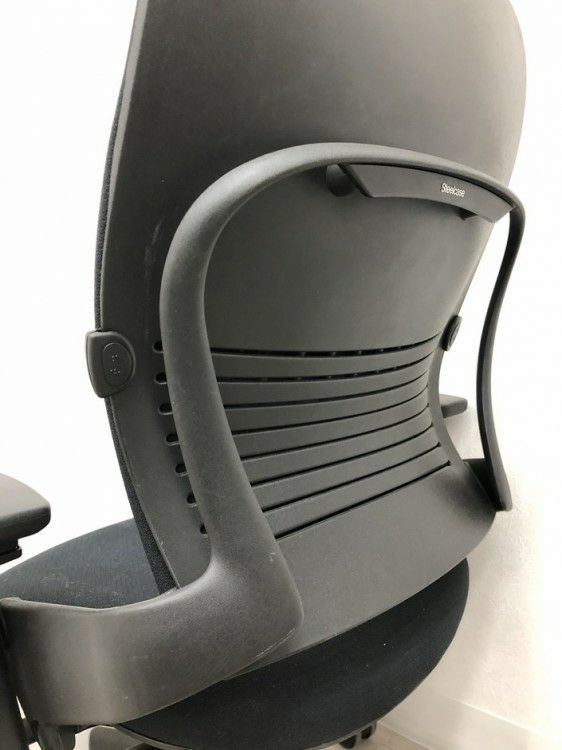 スチールケースリープ（Leap）シリーズ 可動肘付リープV2チェア 商品画像19