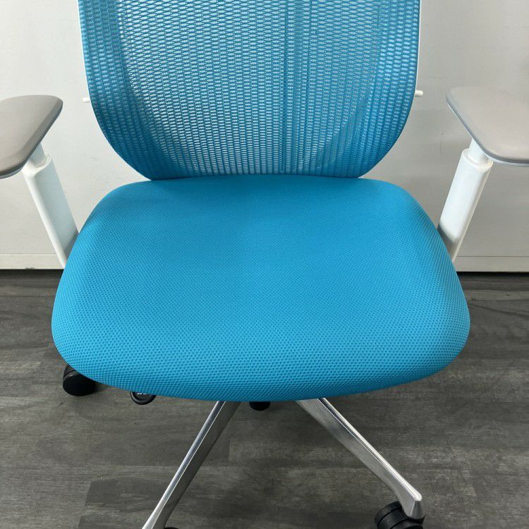 オカムラSylphy(シルフィー)チェア 可動肘付シルフィーチェア 商品画像7