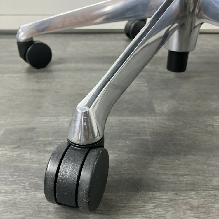 オカムラSylphy(シルフィー)チェア 可動肘付シルフィーチェア 商品画像11