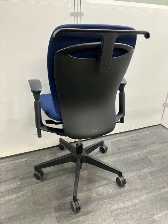 イトーキfulgo(フルゴ)チェア 可動肘付フルゴチェア 商品画像2