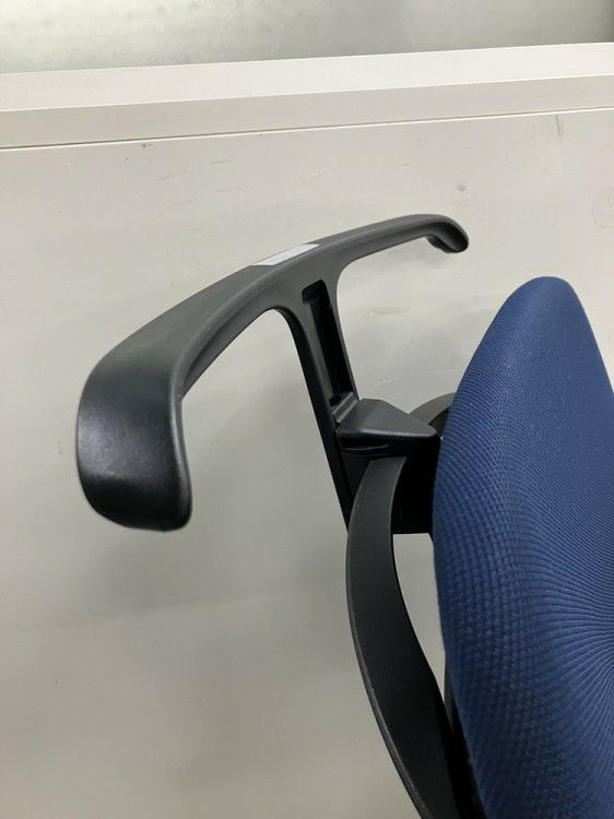 イトーキfulgo(フルゴ)チェア 可動肘付フルゴチェア 商品画像5