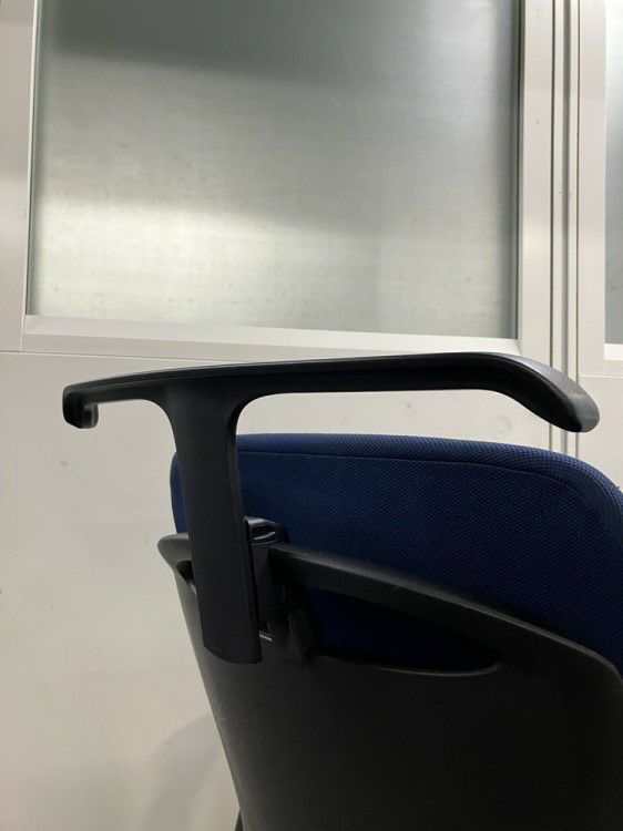 イトーキfulgo(フルゴ)チェア 可動肘付フルゴチェア 商品画像6
