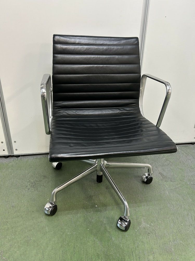 HermanMiller（ハーマンミラー） イームズアルミナムグループ