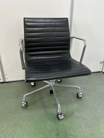 HermanMiller（ハーマンミラー） イームズアルミナムグループ