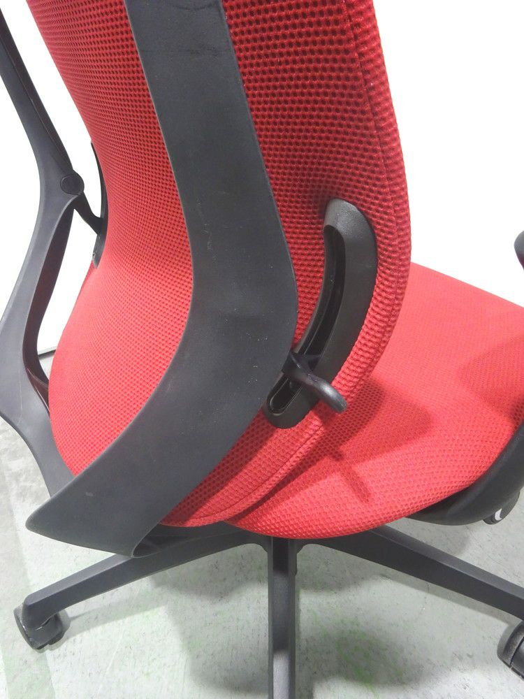 オカムラ肘付シルフィーチェア 商品画像8