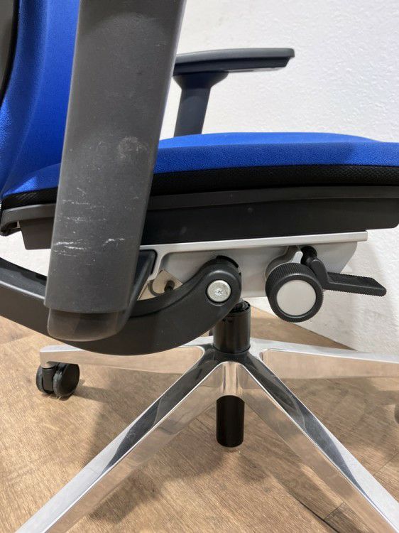 スチールケースシンク（Think）チェア 可動肘付シンクチェア 商品画像9