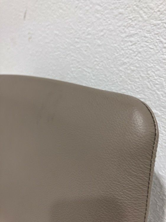 ウチダ（内田洋行）固定肘付ECチェア 商品画像2