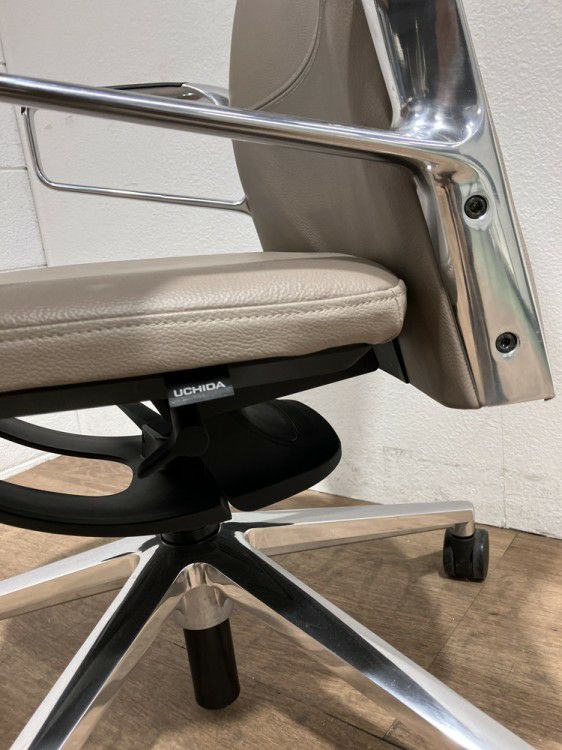 ウチダ（内田洋行）固定肘付ECチェア 商品画像10