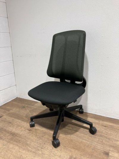 ウチダ（内田洋行）リーフレクシリーズ リーフレクチェア 商品画像1