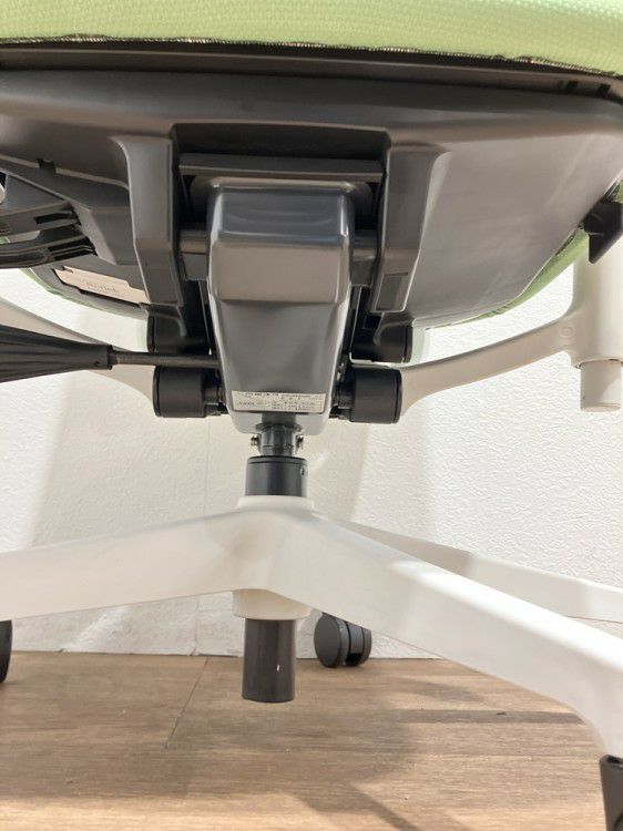 ウチダ（内田洋行）リーフレクシリーズ 可動肘付リーフレクチェア 商品画像5