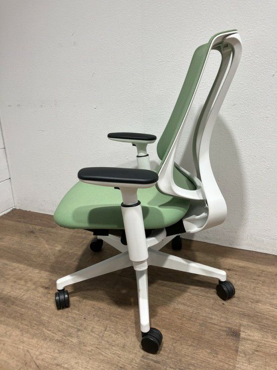 ウチダ（内田洋行）リーフレクシリーズ 可動肘付リーフレクチェア 商品画像6