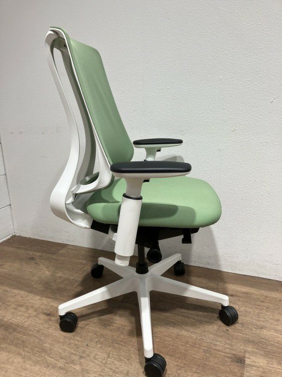 ウチダ（内田洋行）リーフレクシリーズ 可動肘付リーフレクチェア 商品画像13