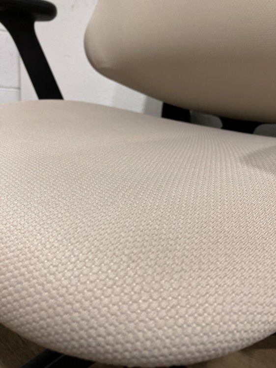 ウチダ（内田洋行）リーフレクシリーズ 固定肘付リーフレクチェア 商品画像3