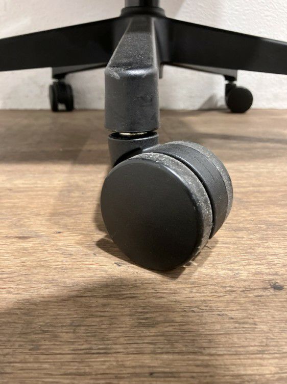 ウチダ（内田洋行）リーフレクシリーズ 固定肘付リーフレクチェア 商品画像4