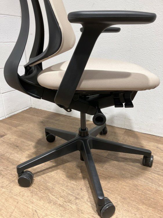 ウチダ（内田洋行）リーフレクシリーズ 固定肘付リーフレクチェア 商品画像11