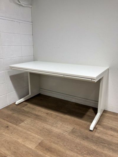 オカムラADVANCE（アドバンス）シリーズ 1400平デスク 商品画像1