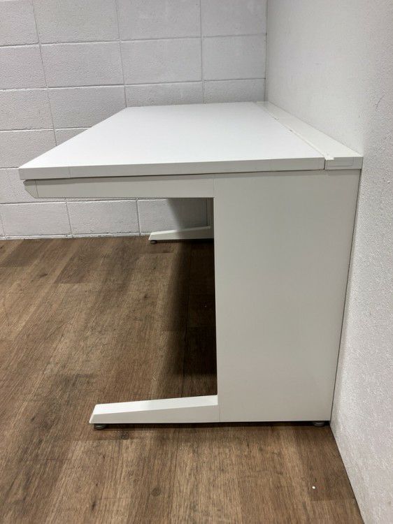 オカムラADVANCE（アドバンス）シリーズ 1400平デスク 商品画像8