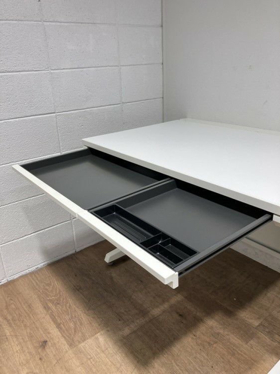 オカムラADVANCE（アドバンス）シリーズ 1000平デスク 商品画像5