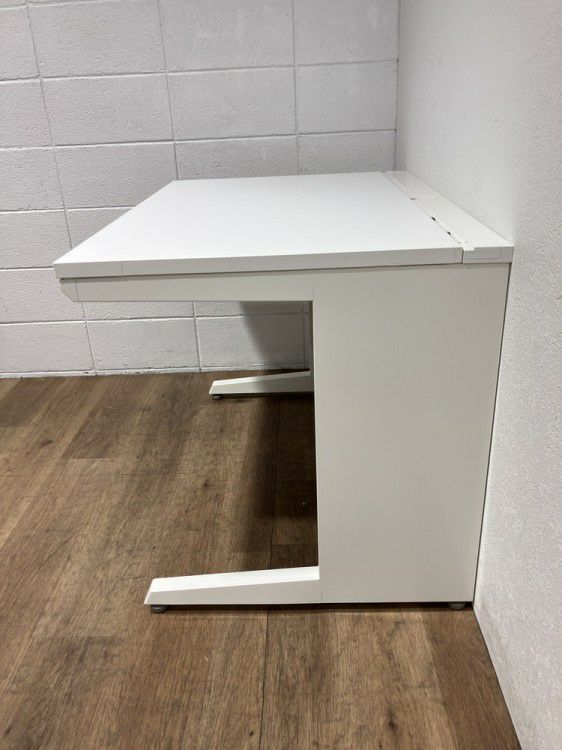 オカムラADVANCE（アドバンス）シリーズ 1000平デスク 商品画像8