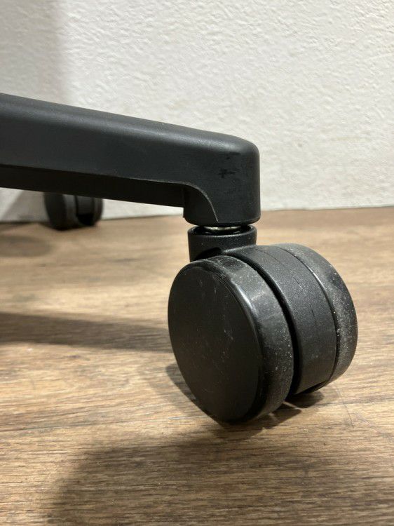 ウチダ（内田洋行）可動肘付ニンバスチェア 商品画像5