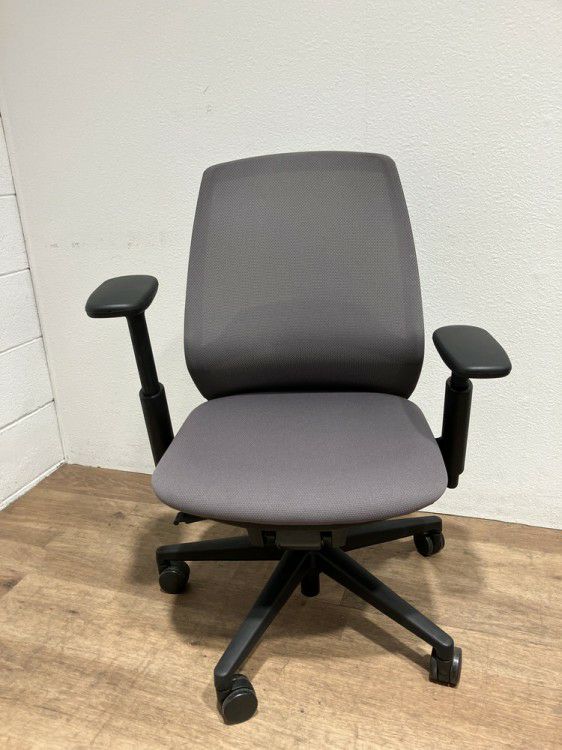 ウチダ（内田洋行）可動肘付ニンバスチェア 商品画像10