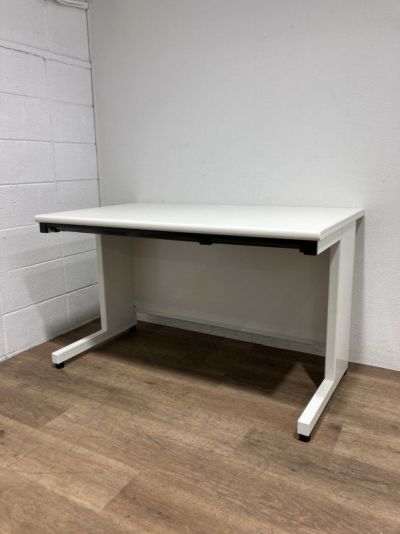 プラスフラットラインシリーズ 1200平デスク 商品画像1