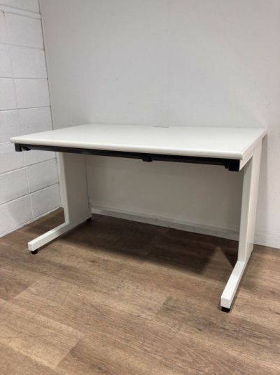 プラスフラットラインシリーズ 1200平デスク 商品画像1