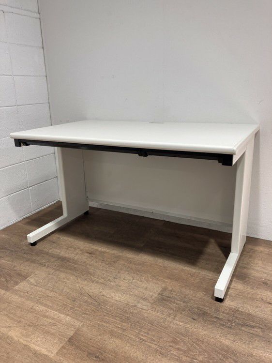 プラスフラットラインシリーズ 1200平デスク 商品画像1