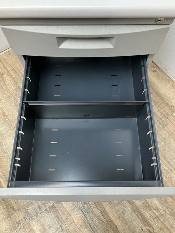 イトーキCZシリーズ 3段脇机 商品画像8