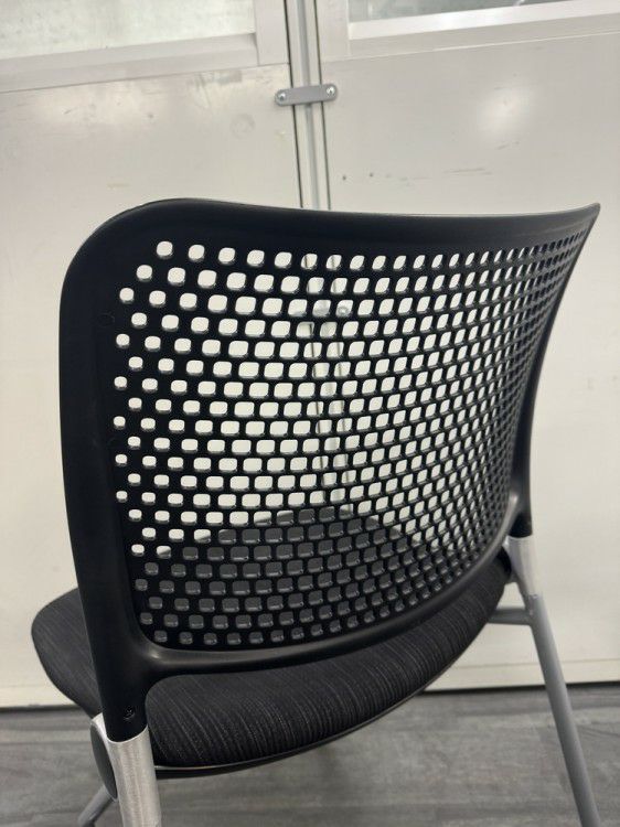 ウチダ（内田洋行）ブルーメシリーズ ネスティングチェア4脚セット 商品画像7