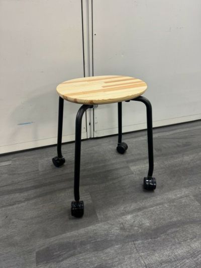 ウチダ（内田洋行）プラーシリーズ スツール 商品画像1