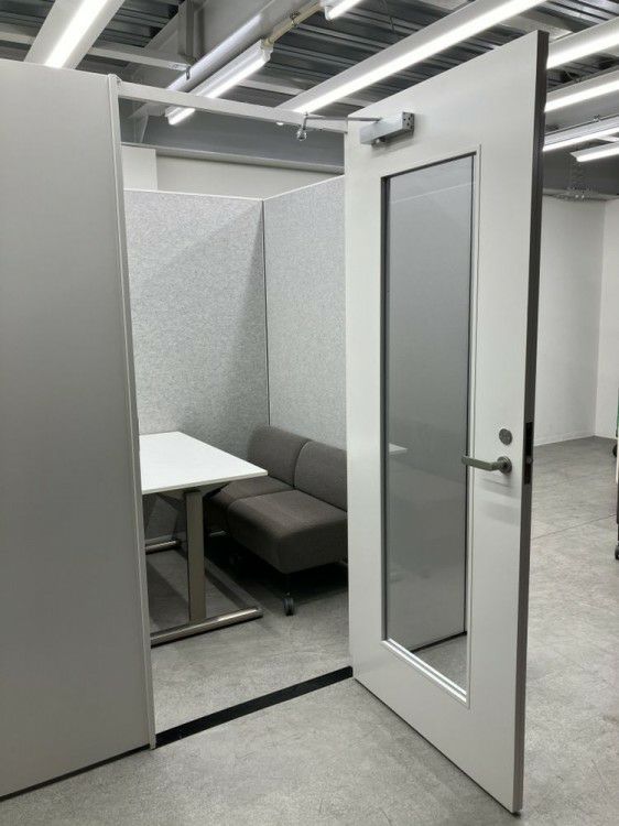 イトーキLight Boothシリーズ（ブース本体） セミクローズ型ミーティングブースセット 商品画像3